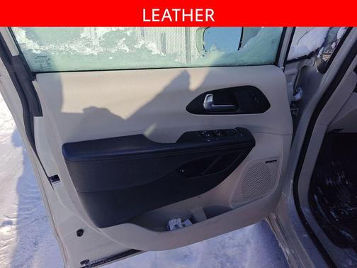 2020 Chrysler Pacifica Hybrid Limited