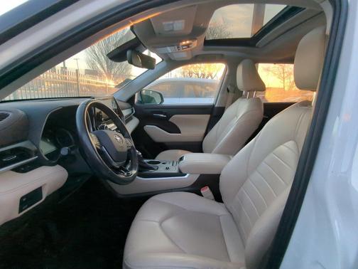 2021 Toyota Highlander Hybrid XLE