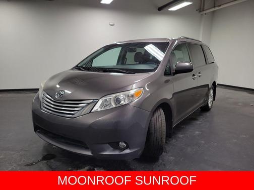 2017 Toyota Sienna XLE