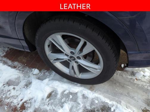 2022 Audi Q3 45 S line Premium