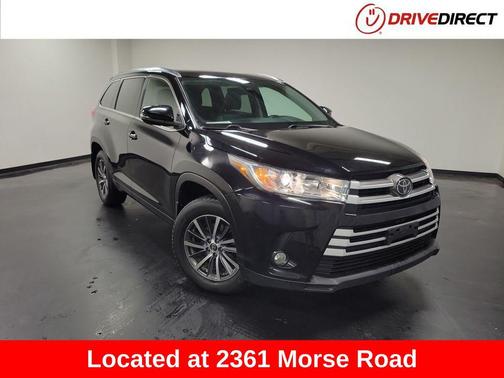 Midnight Black Metallic 2017 Toyota Highlander XLE