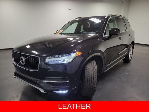 2016 Volvo XC90 T6 Momentum