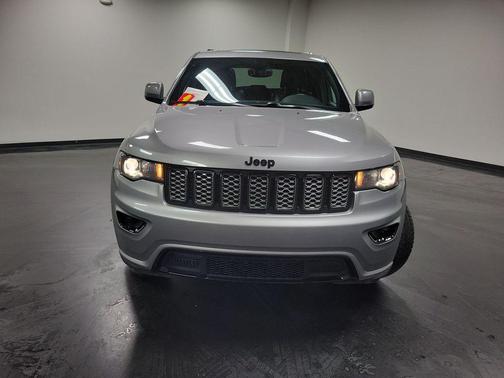 2017 Jeep Grand Cherokee Altitude