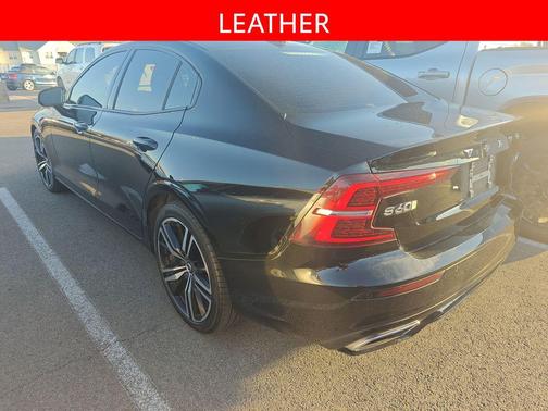 2021 Volvo S60 T5 R-Design