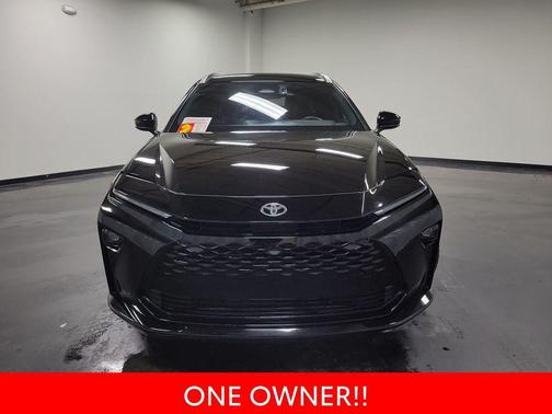 2025 Toyota Crown Signia XLE