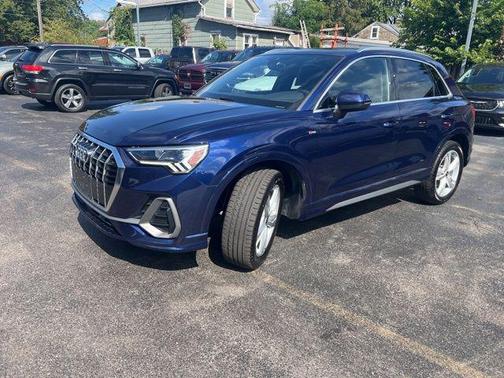 2022 Audi Q3 45 S line Premium Plus