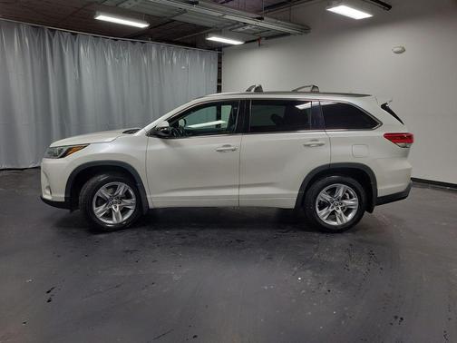 2017 Toyota Highlander Limited