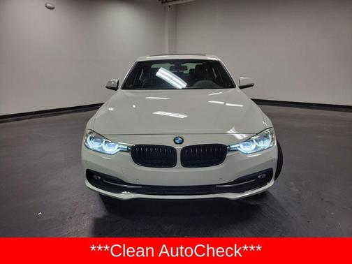 Alpine White 2018 BMW 330 xDrive