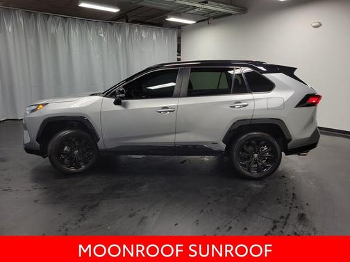 2024 Toyota RAV4 Hybrid SE