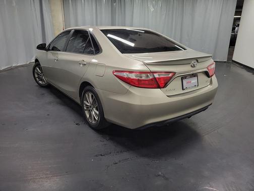 Creme Brulee 2017 Toyota Camry SE