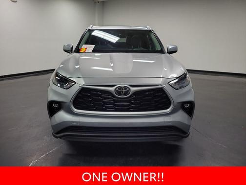 Celestial Silver Metallic 2023 Toyota Highlander XLE