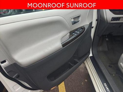 2015 Toyota Sienna XLE