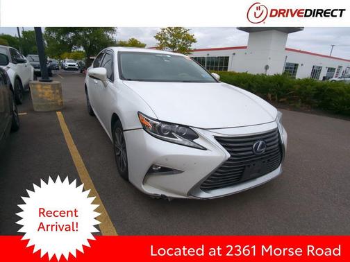 White Pearl 2018 Lexus ES 300h Base