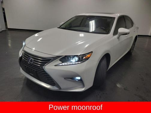 White Pearl 2018 Lexus ES 300h Base