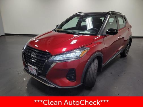 Scarlet Ember Tintcoat/Super Black 2022 Nissan Kicks SR