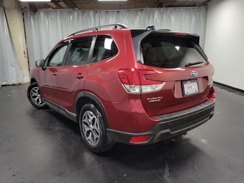 Crimson Red Pearl 2024 Subaru Forester Premium