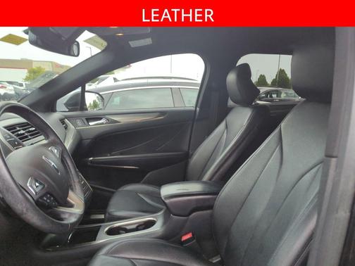 Tuxedo Black Metallic 2015 Lincoln MKC Base