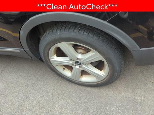Tuxedo Black Metallic 2015 Lincoln MKC Base