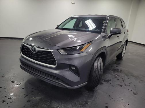 2022 Toyota Highlander LE