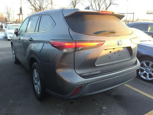 2022 Toyota Highlander LE