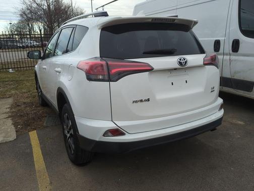 2016 Toyota RAV4 LE