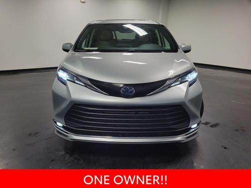2022 Toyota Sienna XLE