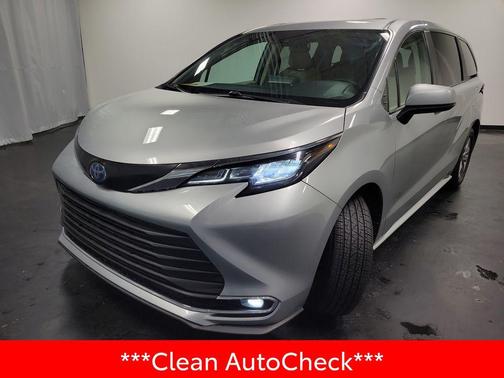 2022 Toyota Sienna XLE