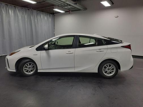 2022 Toyota Prius LE