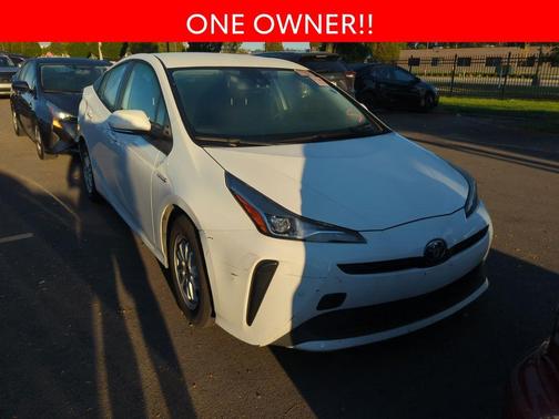 2022 Toyota Prius LE