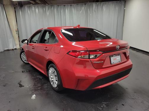 Barcelona Red Metallic 2020 Toyota Corolla LE