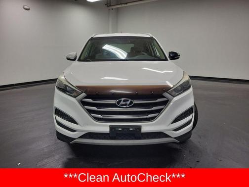 Dazzling White 2017 Hyundai TUCSON Sport