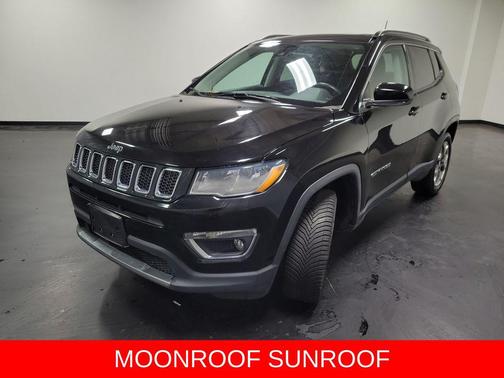 Diamond Black Crystal Pearlcoat 2019 Jeep Compass Limited
