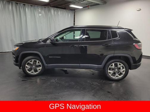 Diamond Black Crystal Pearlcoat 2019 Jeep Compass Limited
