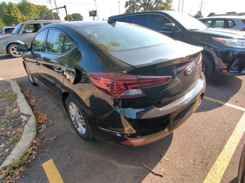 2019 Hyundai ELANTRA SEL