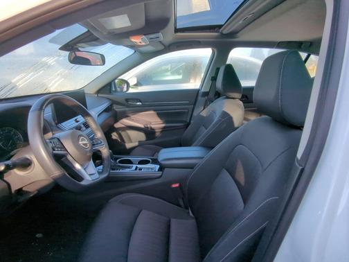 Pearl White Tricoat 2024 Nissan Altima 2.5 SV