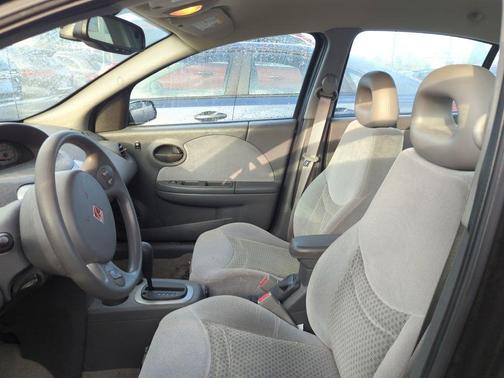 2004 Saturn Ion 3