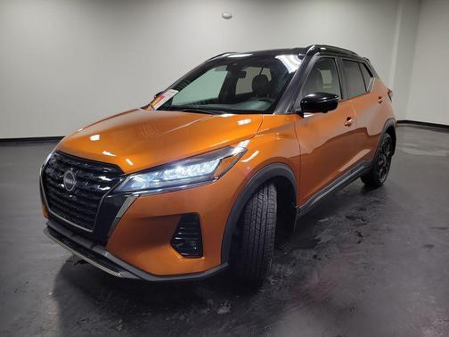 2022 Nissan Kicks SR