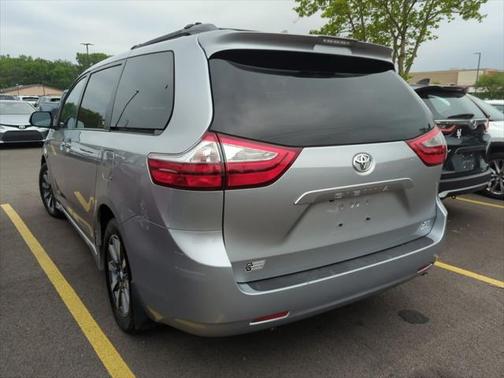 2018 Toyota Sienna XLE