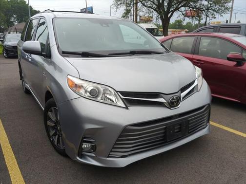 2018 Toyota Sienna XLE