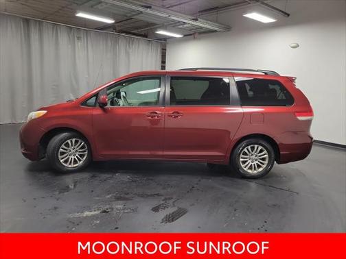 2013 Toyota Sienna XLE