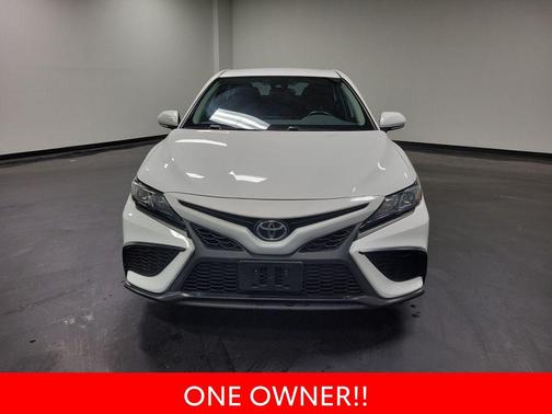 Ice Cap 2024 Toyota Camry SE