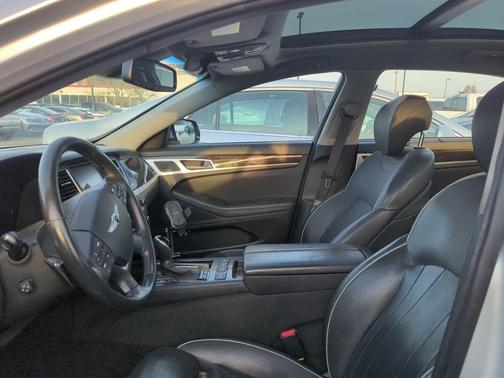 Santiago Silver 2015 Hyundai Genesis 3.8