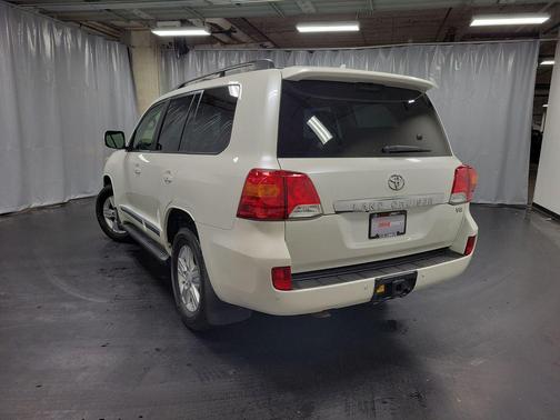 2013 Toyota Land Cruiser Base