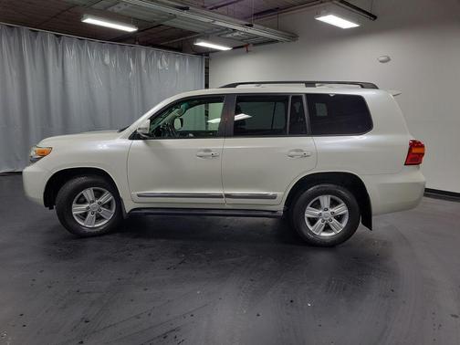 2013 Toyota Land Cruiser Base