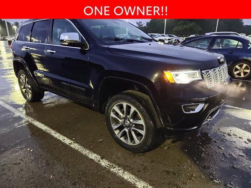 Diamond Black Crystal Pearlcoat 2017 Jeep Grand Cherokee Overland
