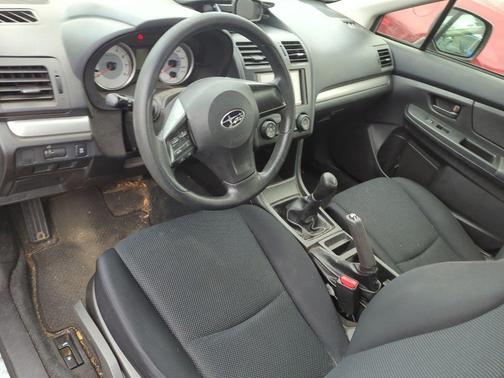 Ice Silver Metallic 2013 Subaru Impreza 2.0i