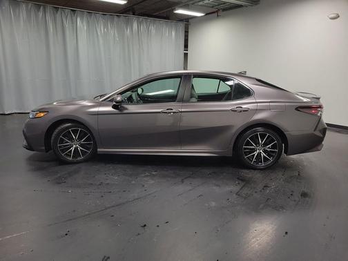 Predawn Gray Mica 2023 Toyota Camry SE