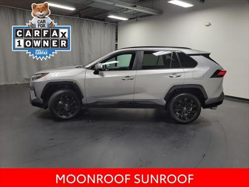 2022 Toyota RAV4 Hybrid SE