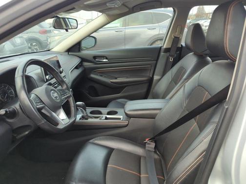 2022 Nissan Altima SR FWD