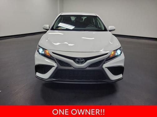 Ice Cap 2024 Toyota Camry SE